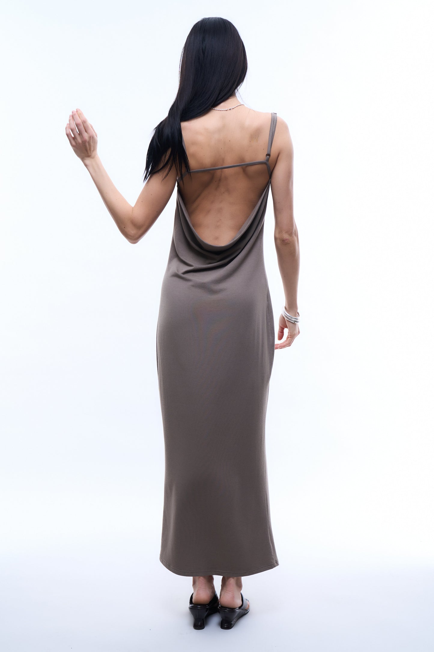 NIGHTLINE LONG DRESS IN MUSHROOM