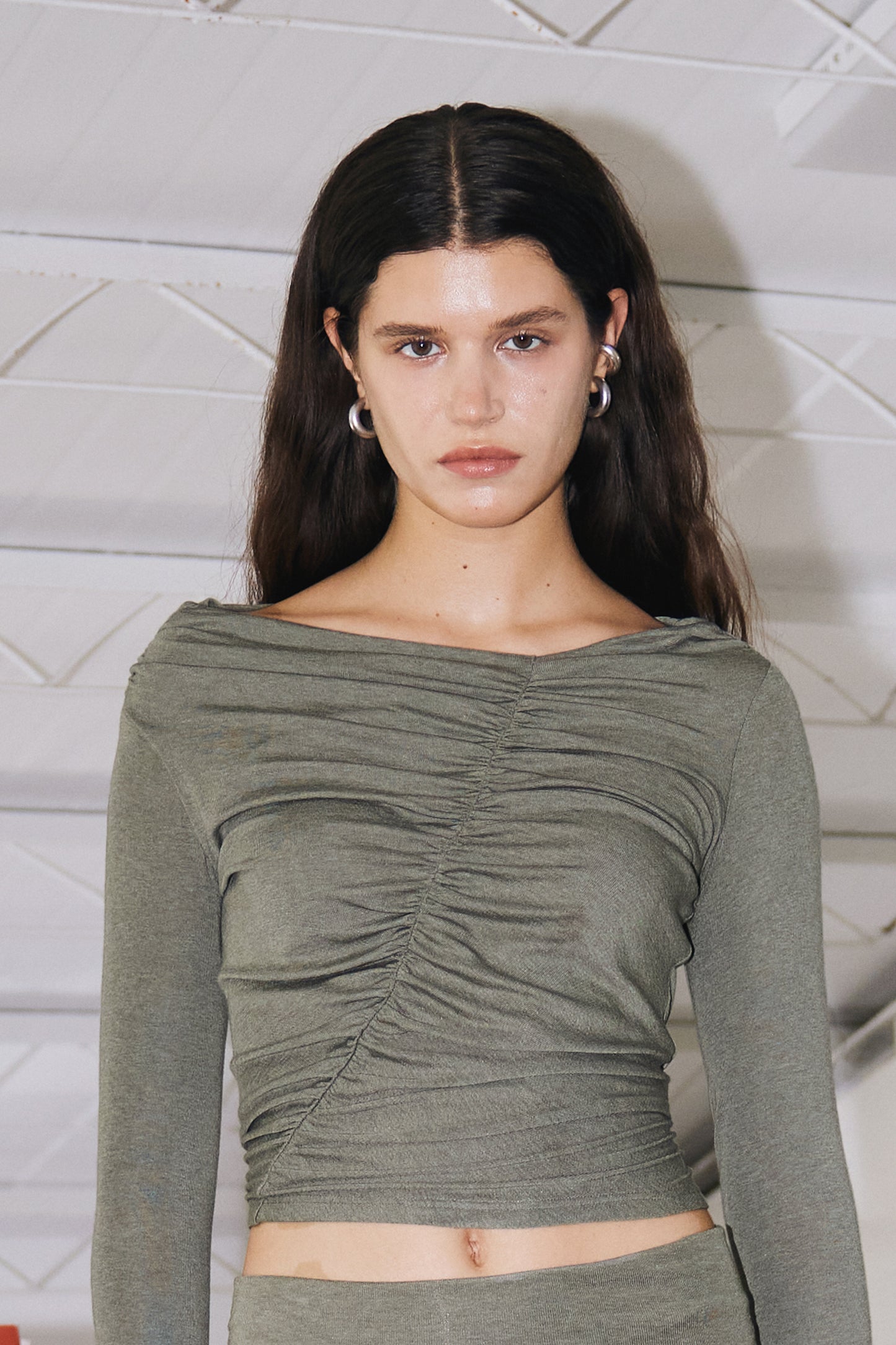 ASYMMETRICAL NECK LONG SLEEVE