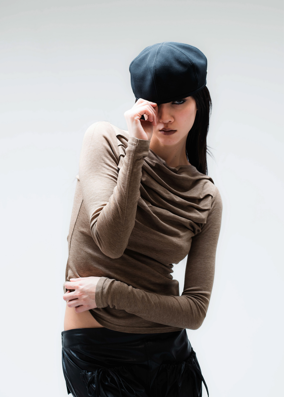 EVERDAY CHIC TOP IN SANDSTONE